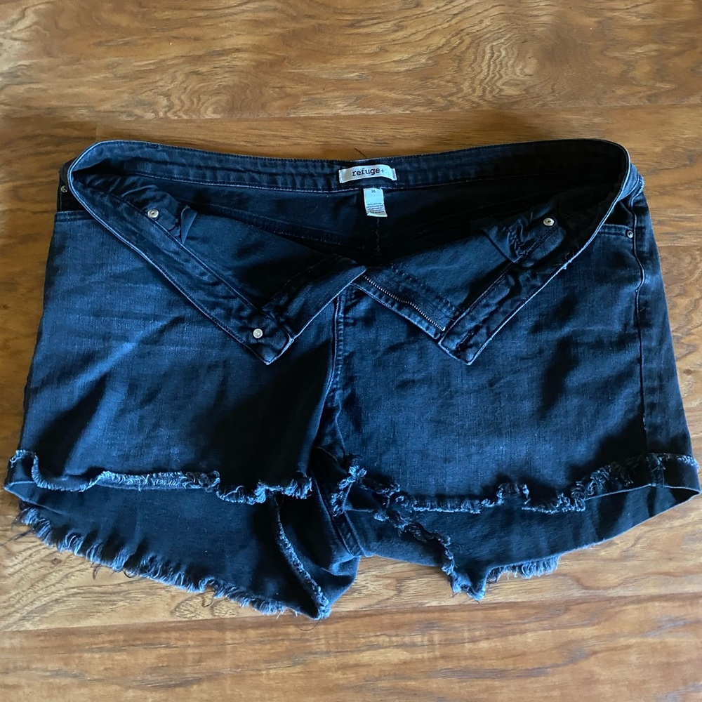 refuge+ jean shorts, extremely good condition (worn once)